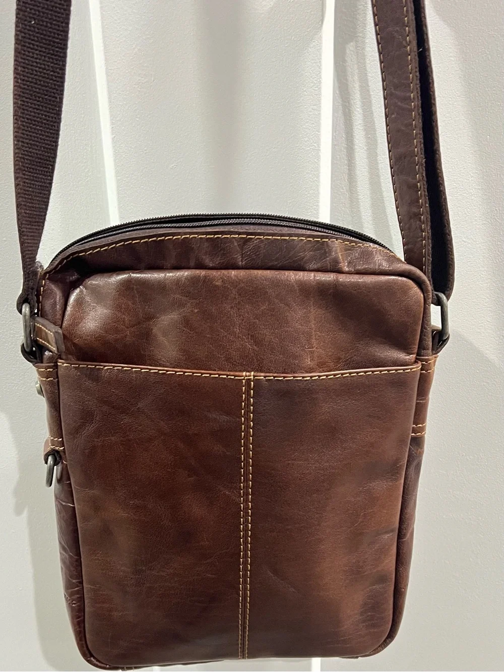 JACK GEORGES FINE LEATHER GOODS VOYAGER SLIM ZIPRED CROSSBODY AUTHENTIC